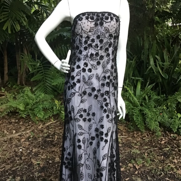 Vintage Cache beaded Dress with white lining - Picture 4 of 8